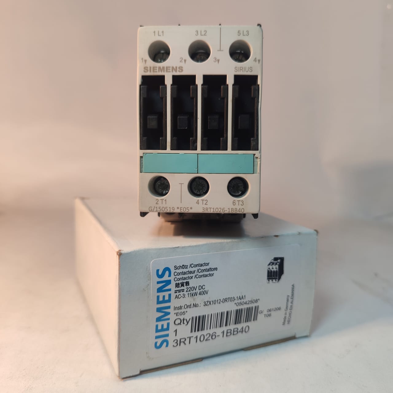SIEMENS 3RT1026-1BB40 Power Contactor in Pakistan thumbnail 3
