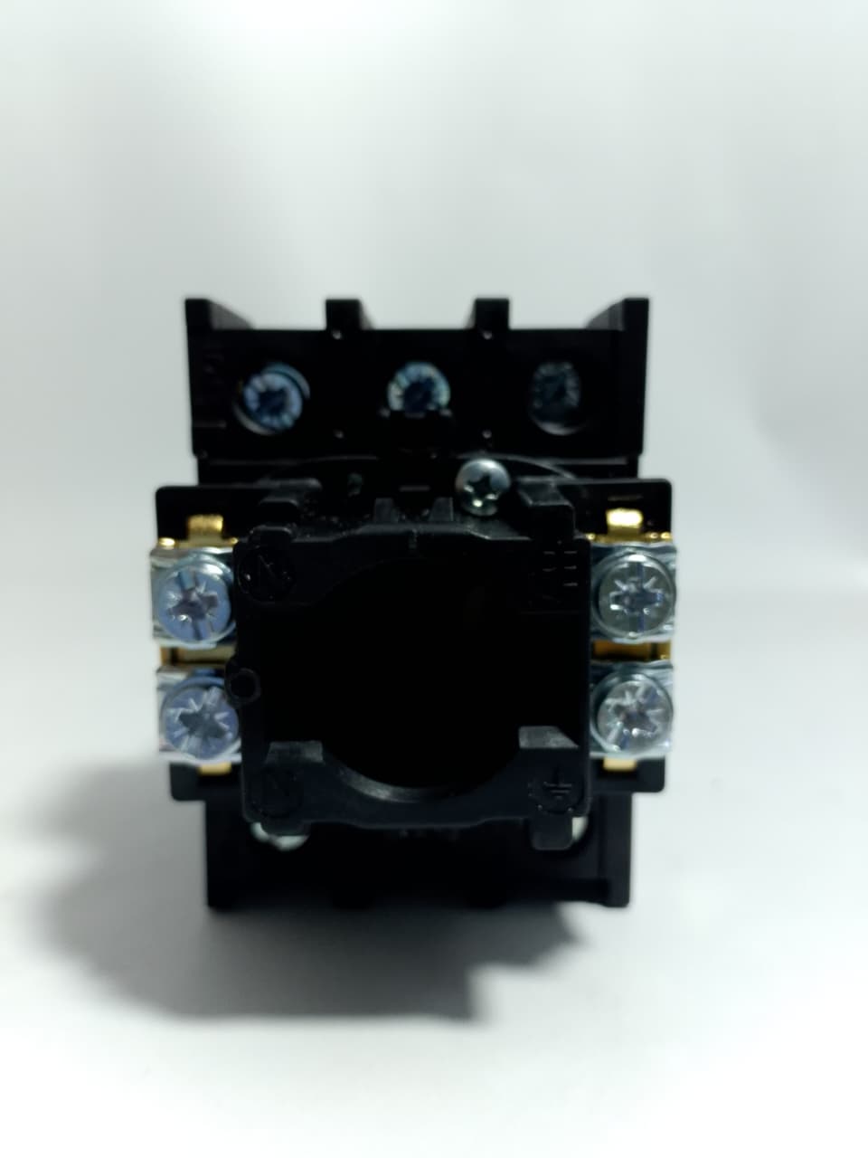 EATON P1-25 Manual Motor Controller Switch in Pakistan - 3pole/32A thumbnail 7