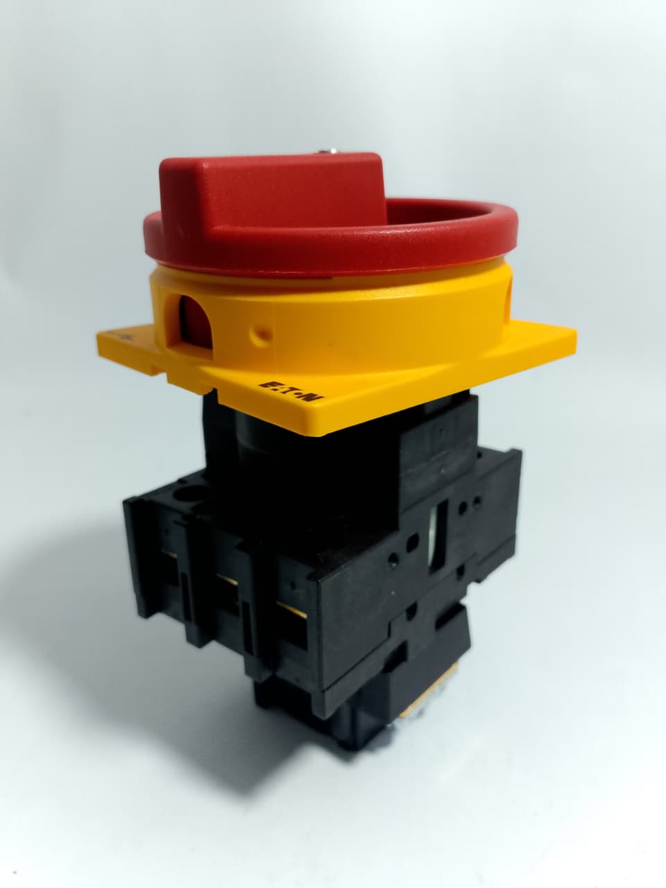 EATON P1-25 Manual Motor Controller Switch in Pakistan - 4pol/32A