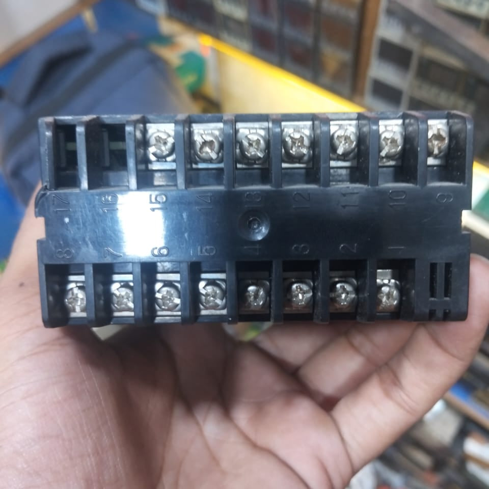Autonics TZN4W Dual Display PID Temperature Controller (48x48mm) in Pakistan thumbnail 3