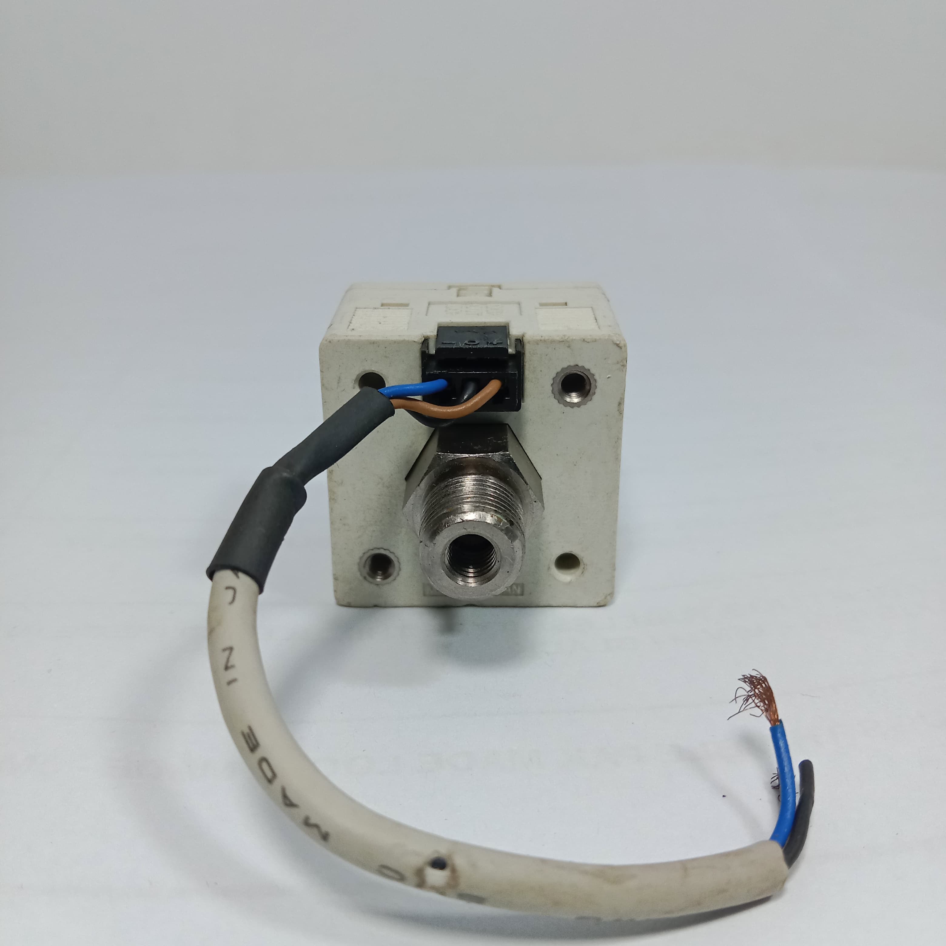 SMC ISE30-01-28 MPa Digital Pressure Switch (used) in Pakistan thumbnail 4