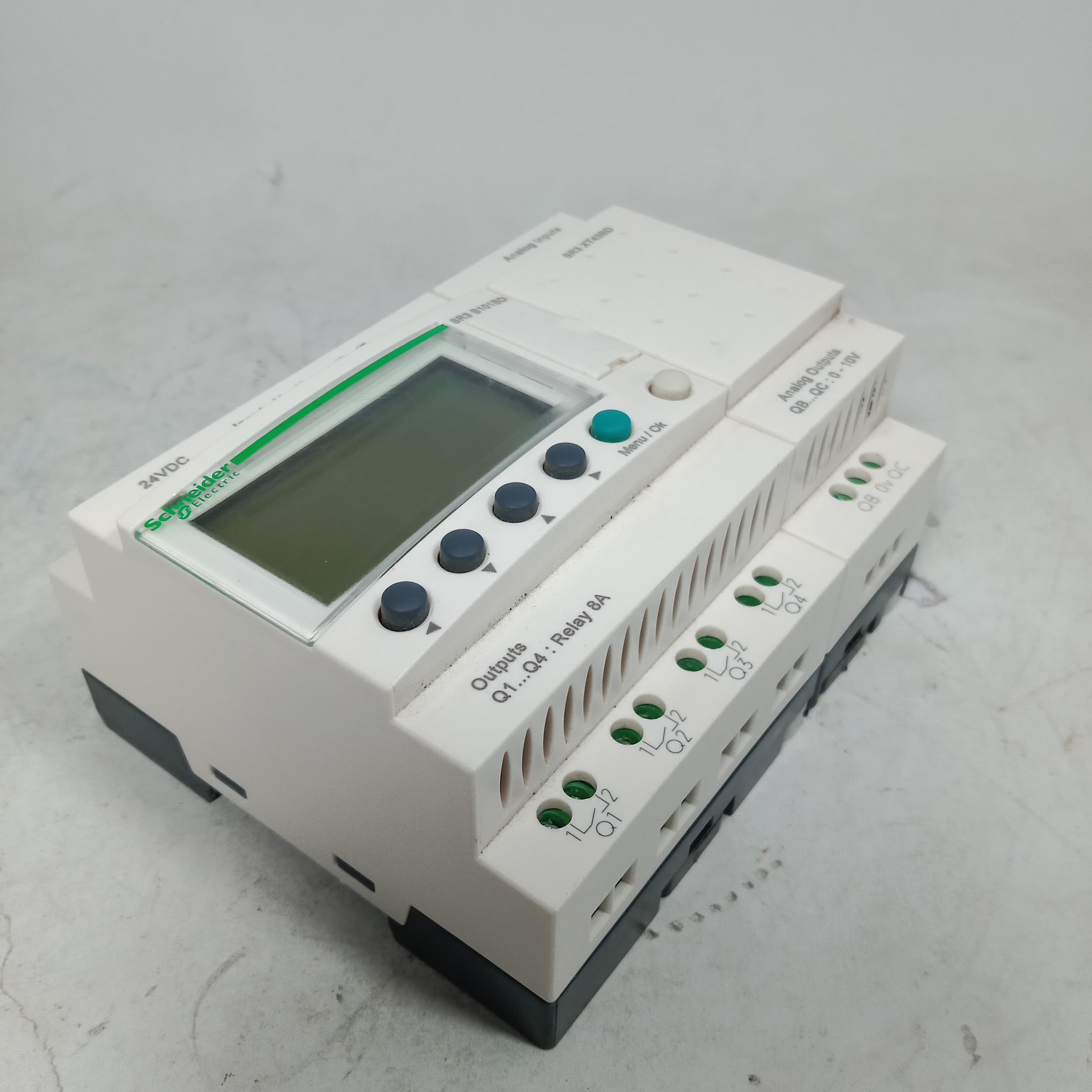 Schneider SR3 B101BD Programmable Logic Controller Module in Pakistan thumbnail 4