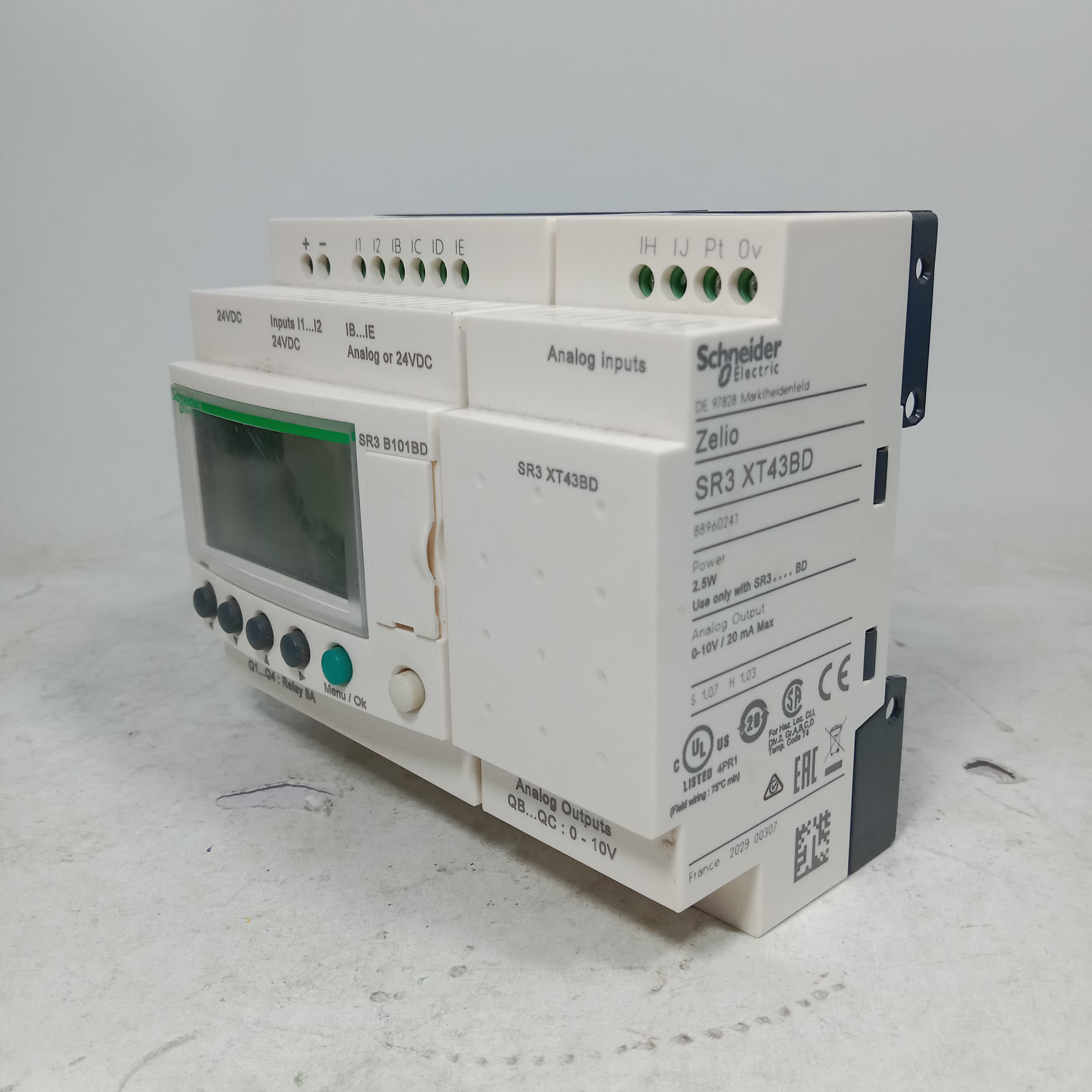 Schneider SR3 B101BD Programmable Logic Controller Module in Pakistan thumbnail 5