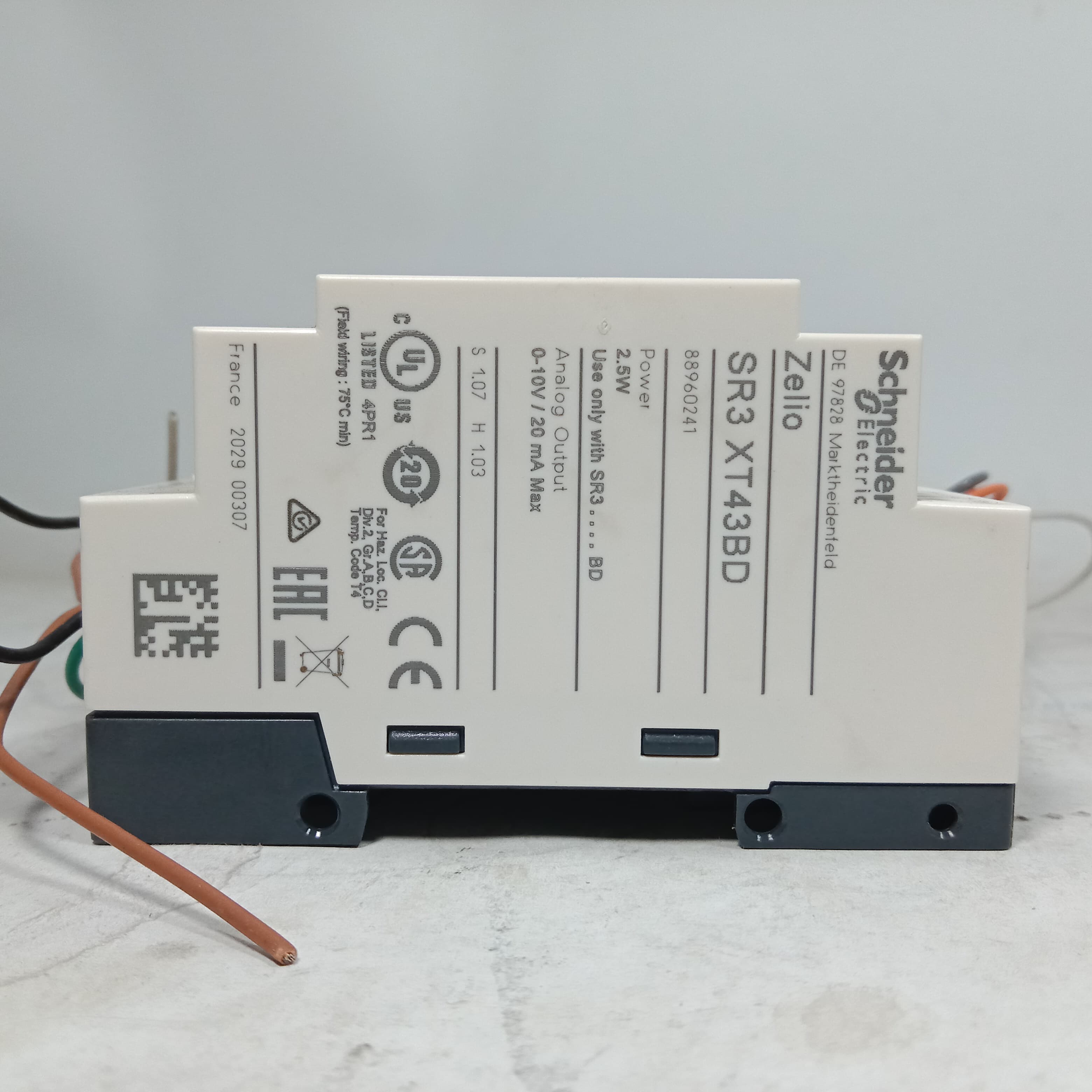 Schneider SR3 B101BD Programmable Logic Controller Module + ABL8MEM24D12 Regulated switch Power Supply in  pakistan thumbnail 3