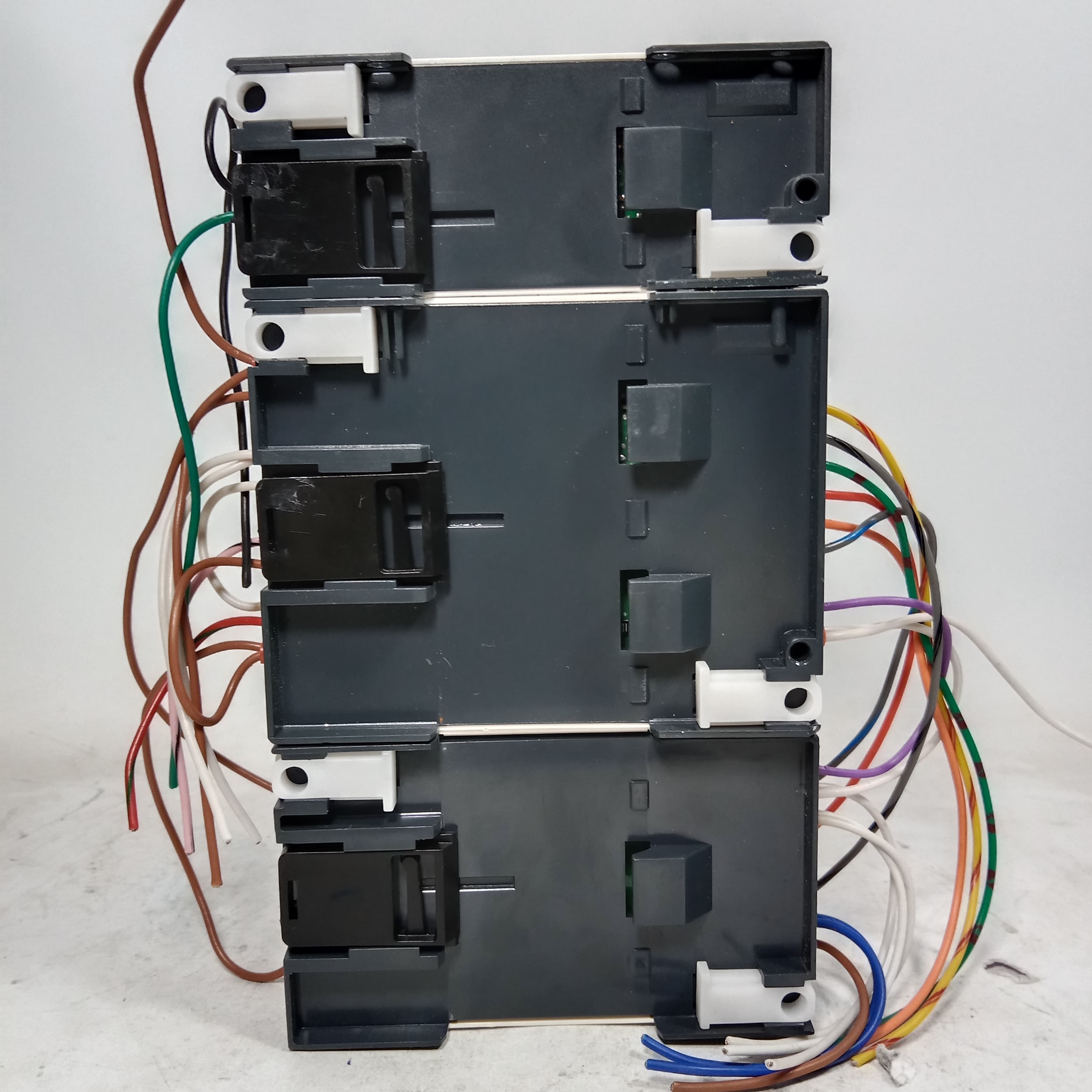 Schneider SR3 B101BD Programmable Logic Controller Module + ABL8MEM24D12 Regulated switch Power Supply in  pakistan thumbnail 8