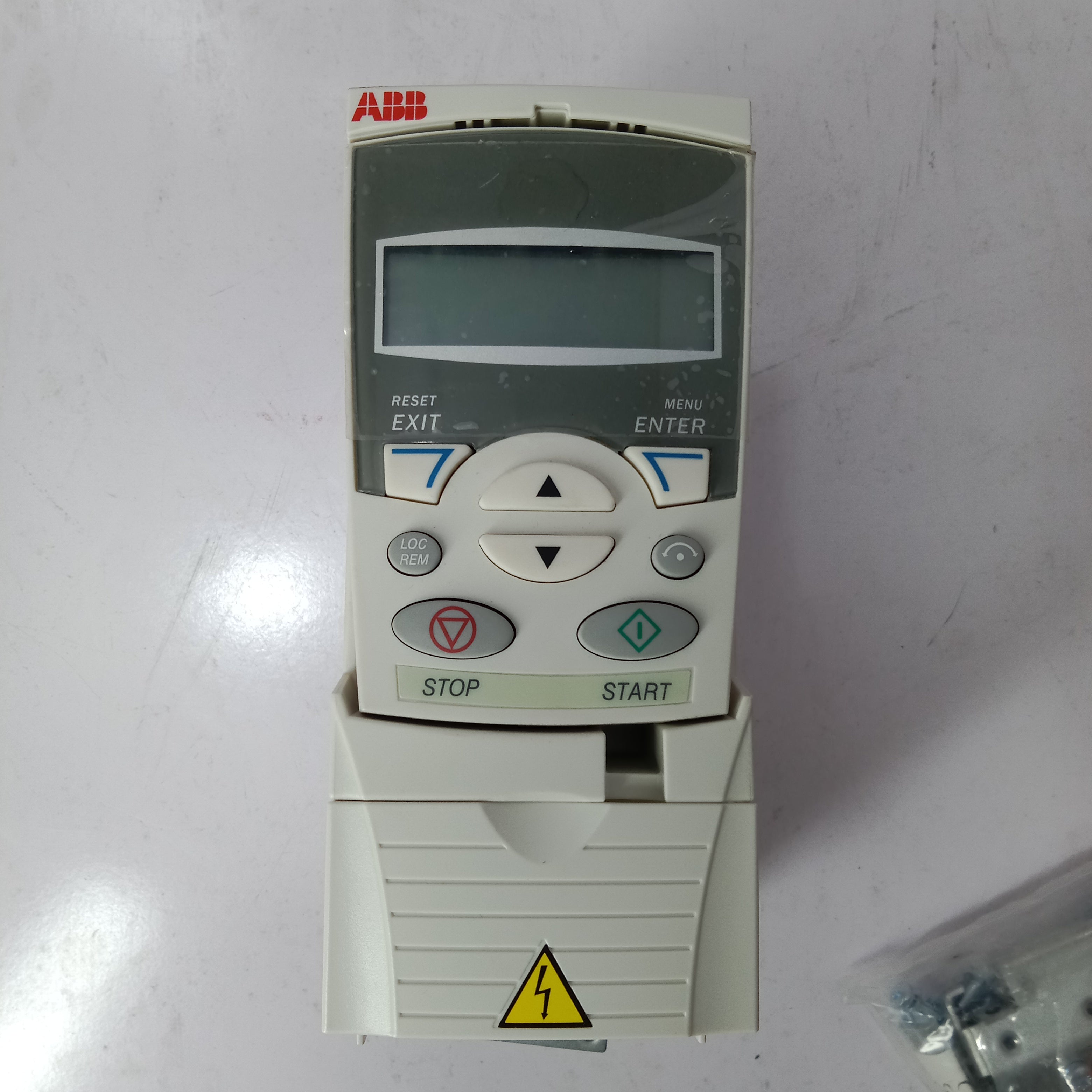 ABB ACS355-03E-04A1-4, 1.5KW DRIVE in Pakistan
