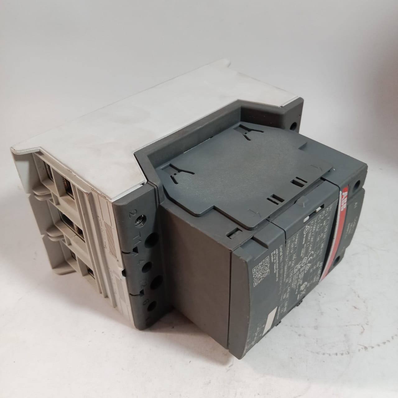 ABB AF146-30/AF116-30 Power Contactor in Pakistan - AF146-30 thumbnail 2