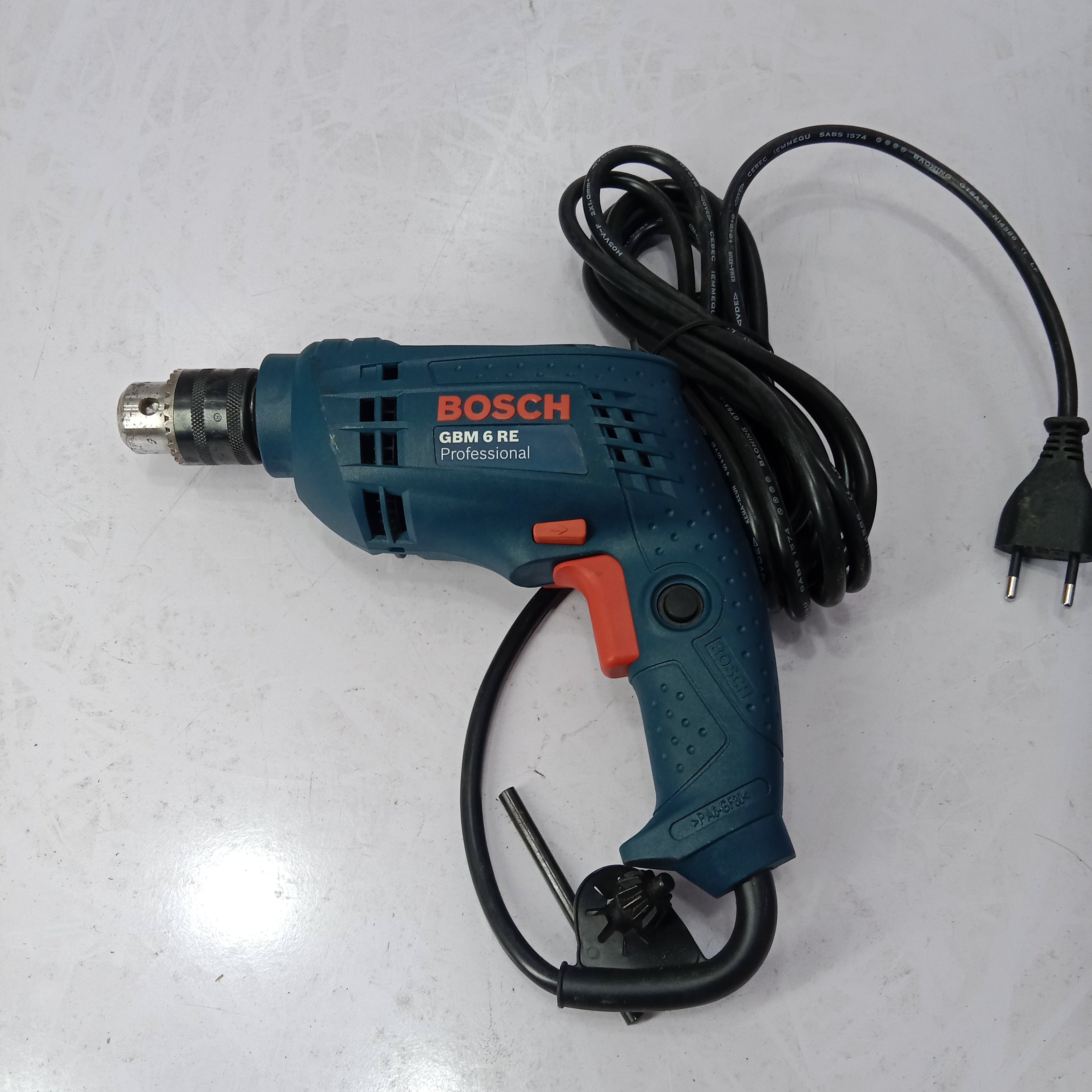 BOSCH GBM 6 RE Professional Drill Hammer Machine Used in fresh condition in Pakistan thumbnail 2
