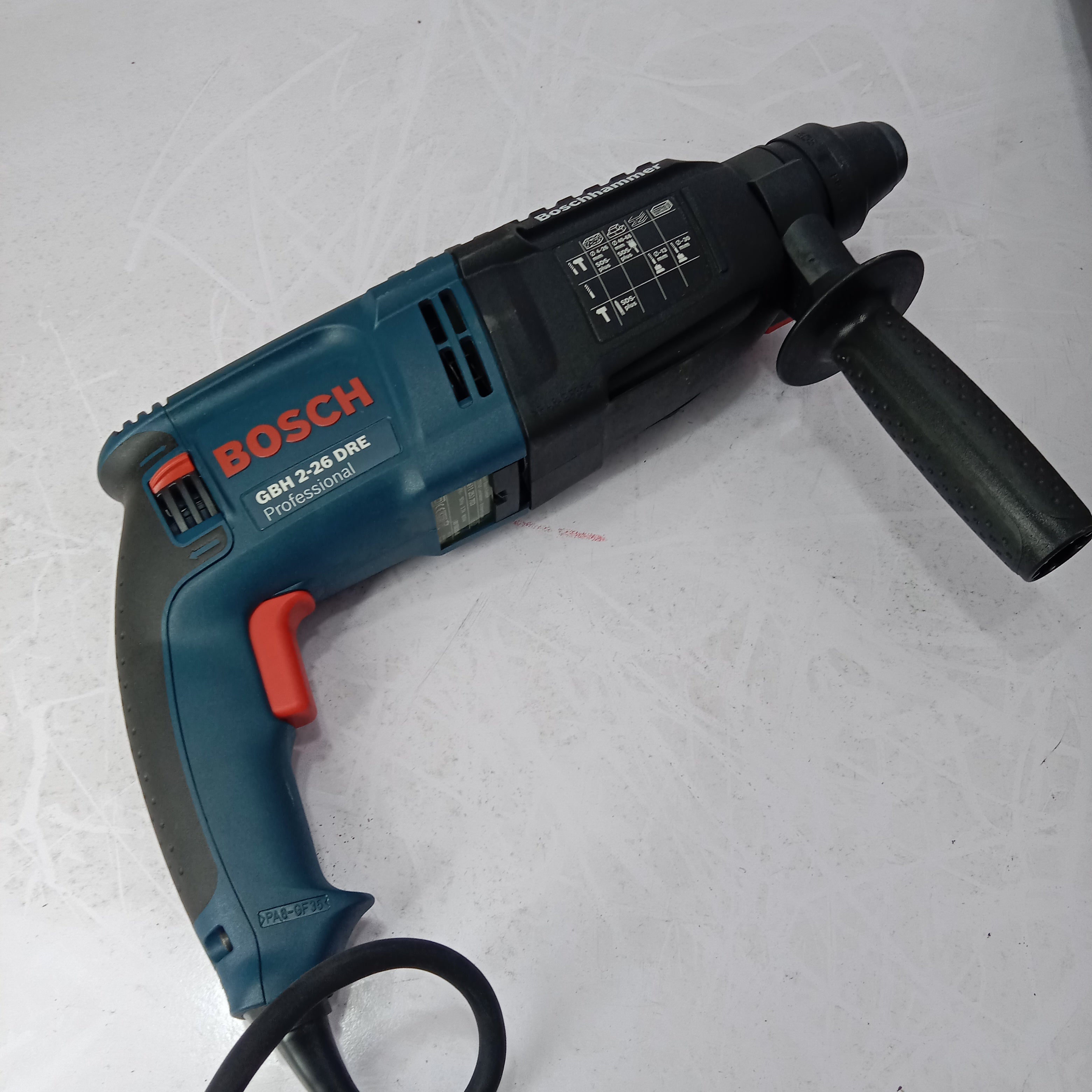 BOSCH GBH 2-26 DRE Professional Drill Hammer Machine Used in fresh condition in Pakistan thumbnail 3