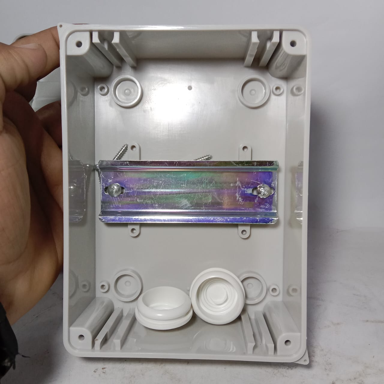 1SUN Electric HT 5WAY Weatherproof Power Distribution Circuit Breaker Protection Box Transparent Cover, DIN Rail in Pakistan thumbnail 4
