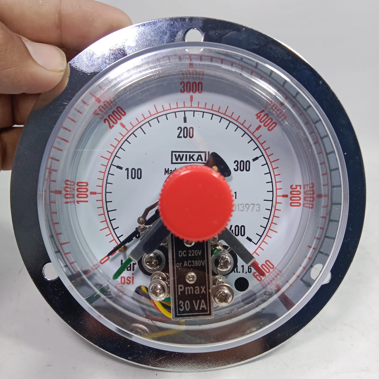 Shock-Resistant Electric Contact Pressure Gauge in Pakistan - 700 bar