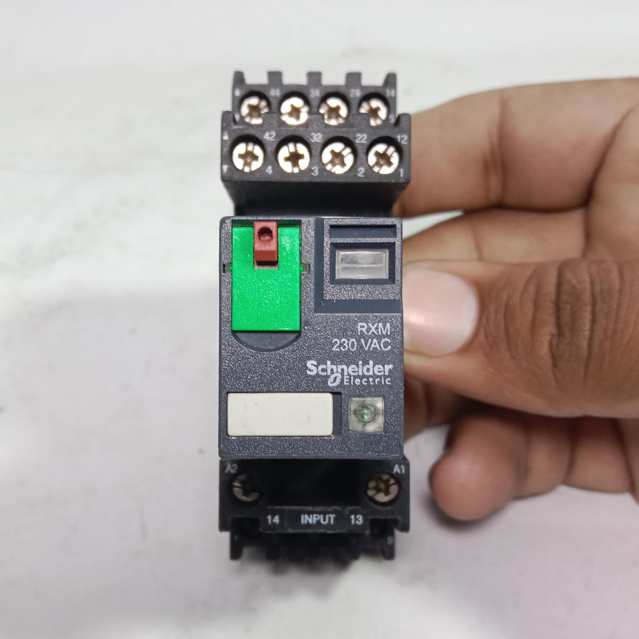 Schneider RXM4AB2 Miniature Relay with Telemecanique RXZE2M114M socket in Pakistan thumbnail 6
