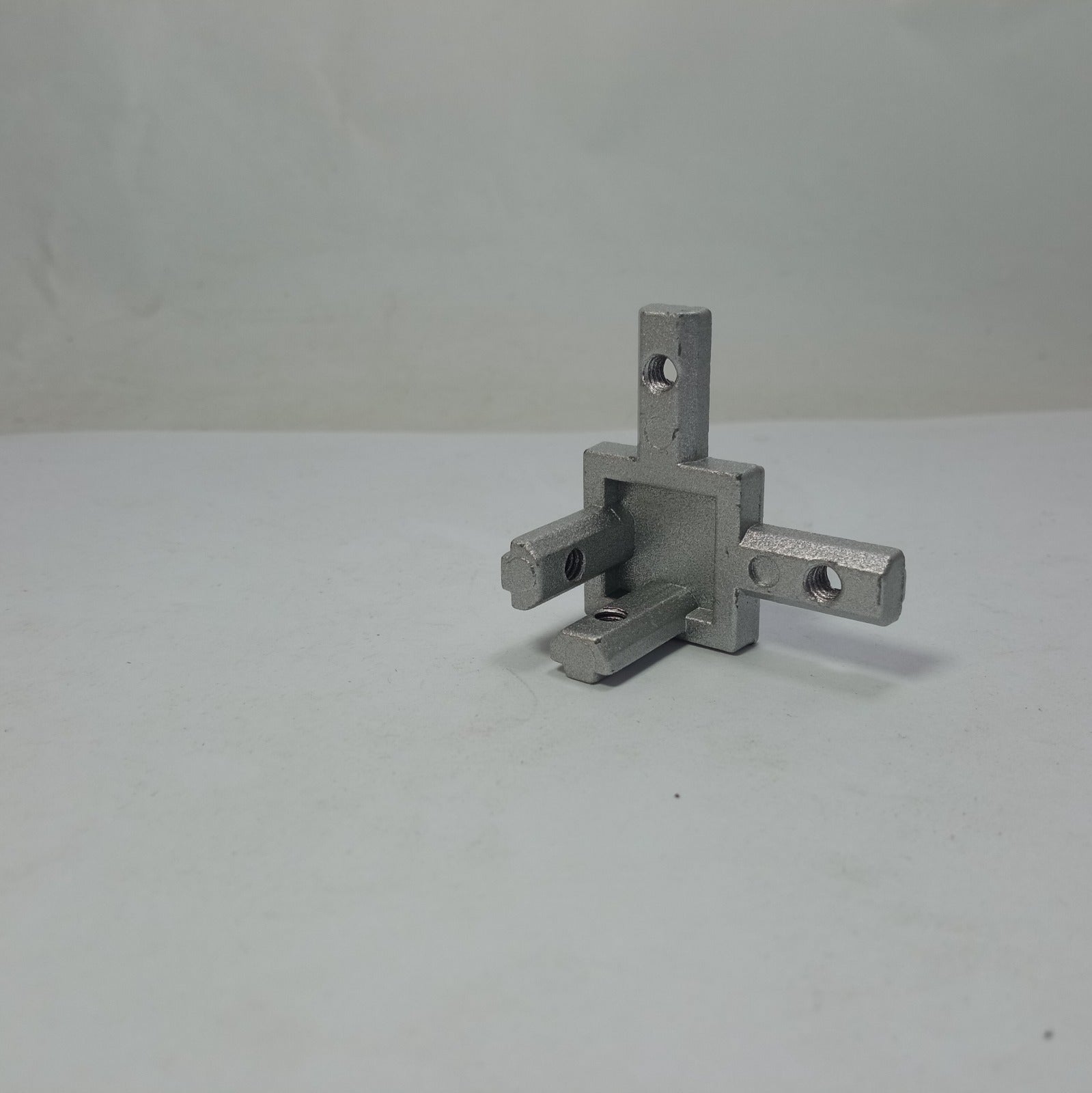 3-Way End Corner Bracket Connector in Pakistan - 40x40 thumbnail 5