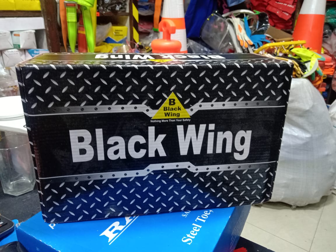 Black Wing Safety Shoes in Pakistan thumbnail 2