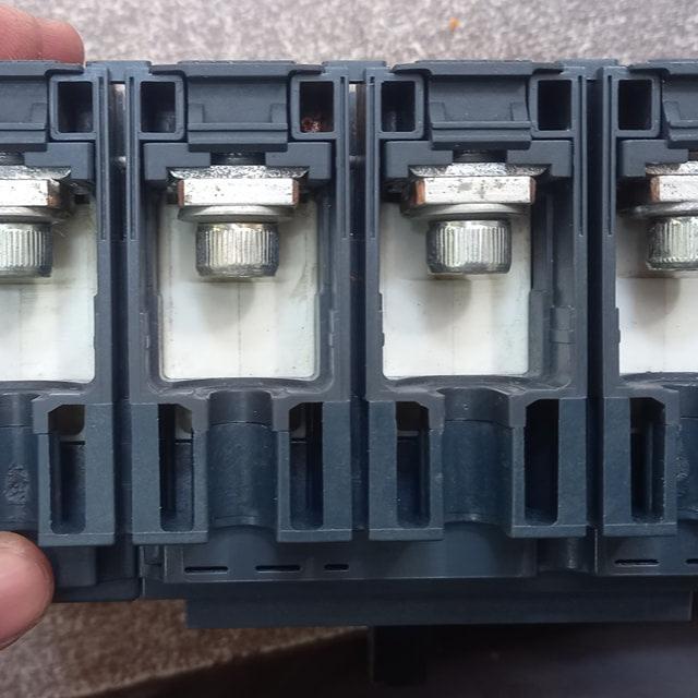 Schneider NSX 250F 4pol 250A MCCB Circuit Breaker USED in Pakistan - 100A thumbnail 2