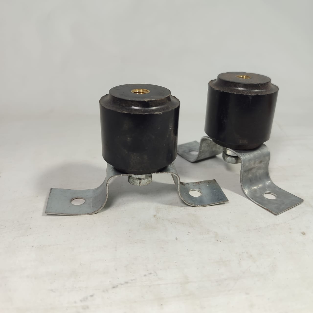 Insulator for Earth Arester Pair in Pakistan thumbnail 2
