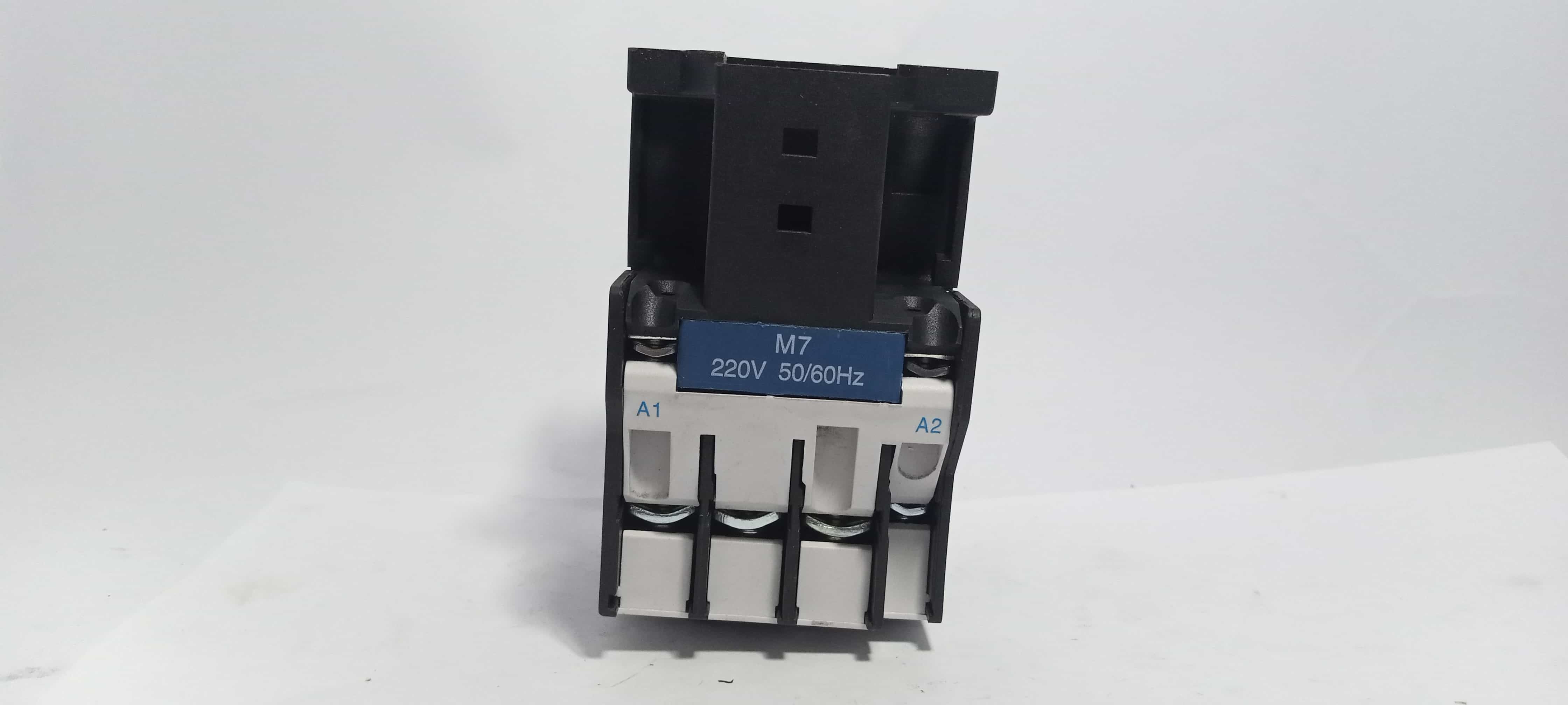 Telemecanique LC1 D3210 Contactor thumbnail 3