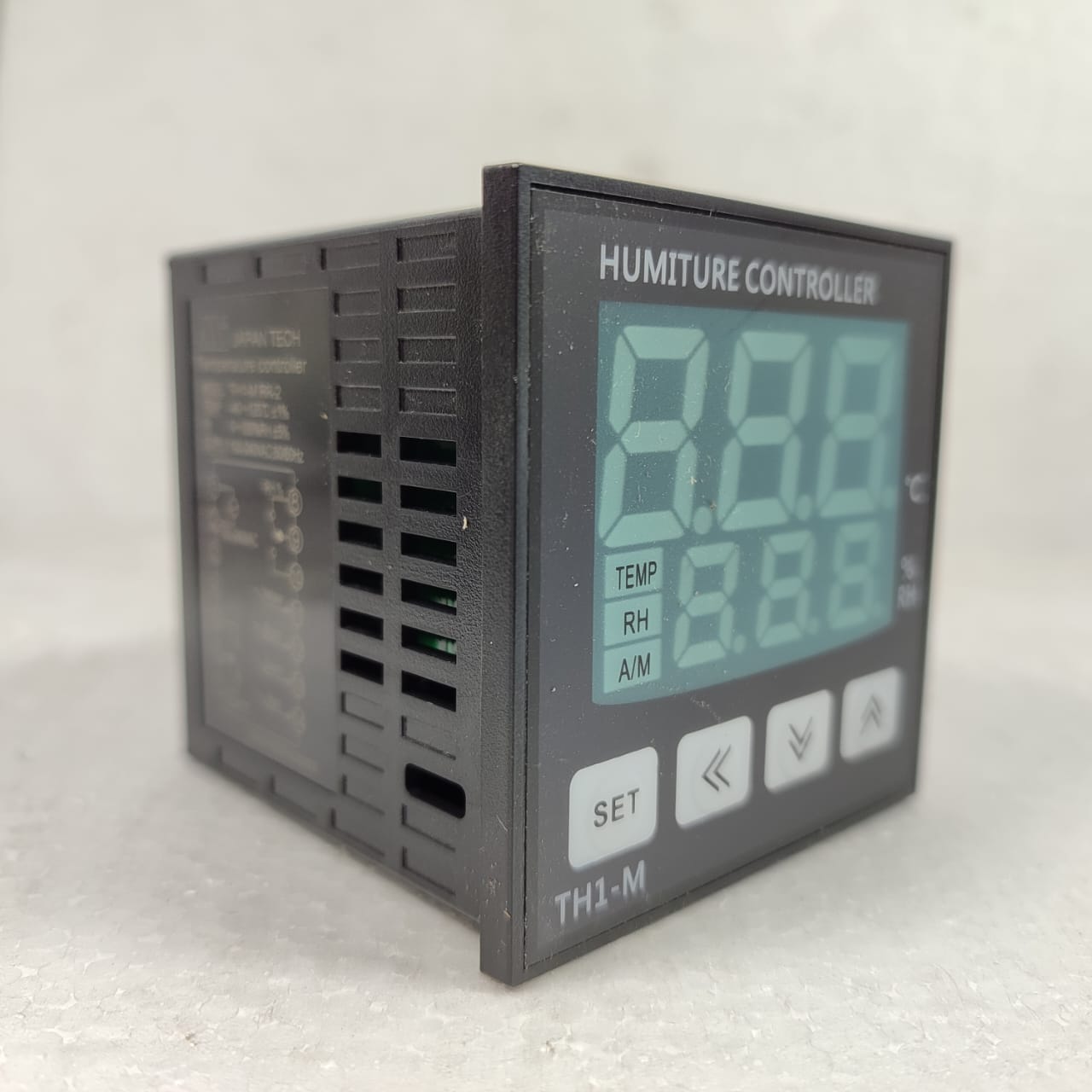 TH1-M RR-2 Digital Intelligent LED Temperature & Humidity Controller in Pakistan thumbnail 4