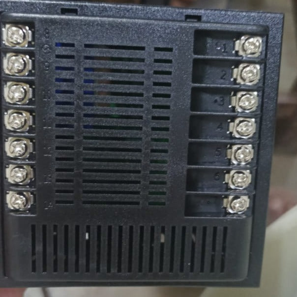 UA-900-EK1220 temperature controller in Pakistan thumbnail 2