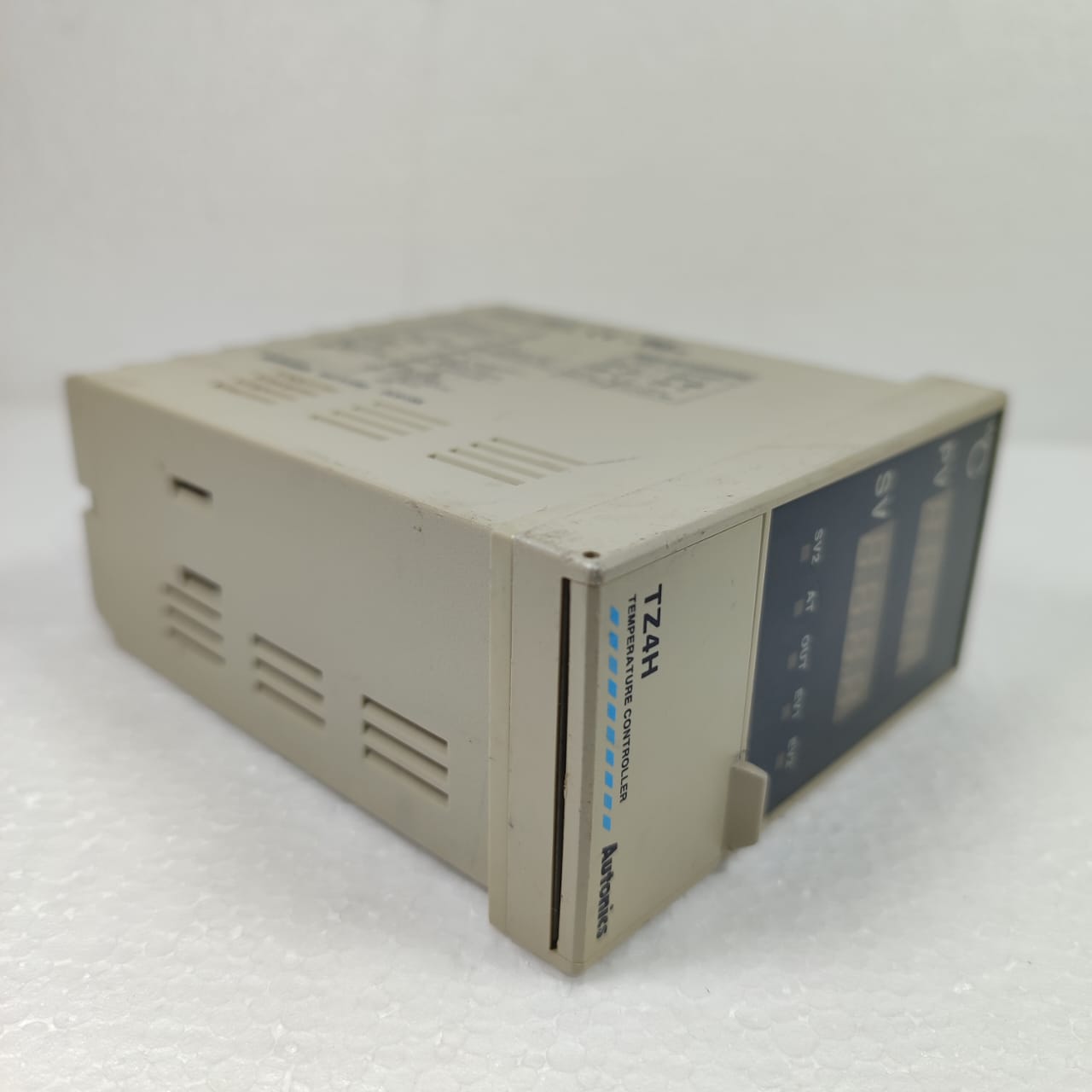 Autonics TZ4H-14R Smart Temperature Controller used  in Pakistan thumbnail 3