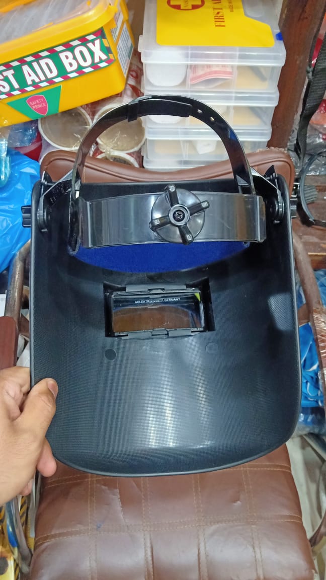 Welding Helmet - Armour Guard with Flip Front in Pakistan thumbnail 2