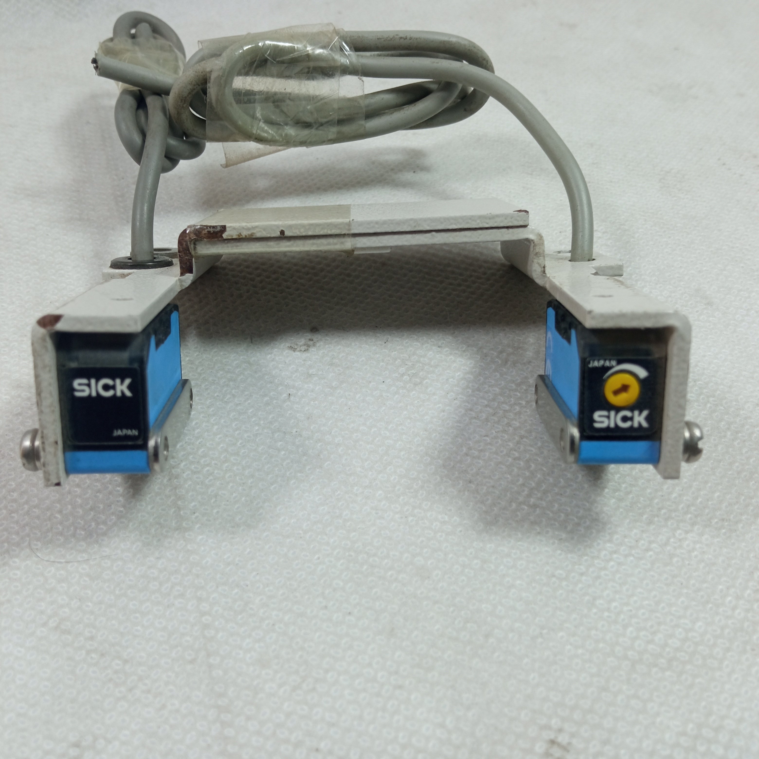 SICK WS 150-D132  WE 150-P132 THROUGH-BEAM PHOTOELECTRIC SENSOR used  in Pakistan