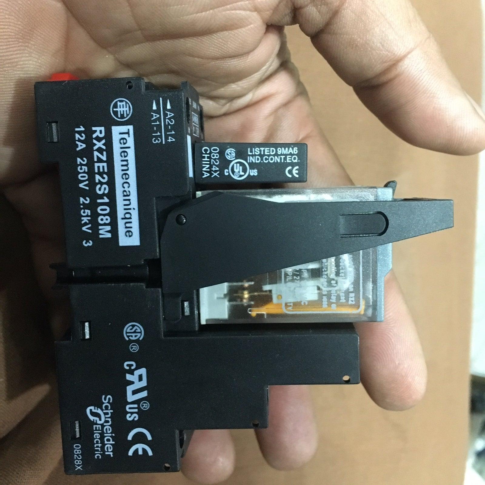 Schneider Electric RXZE2S108M Relay socket in Pakistan thumbnail 4