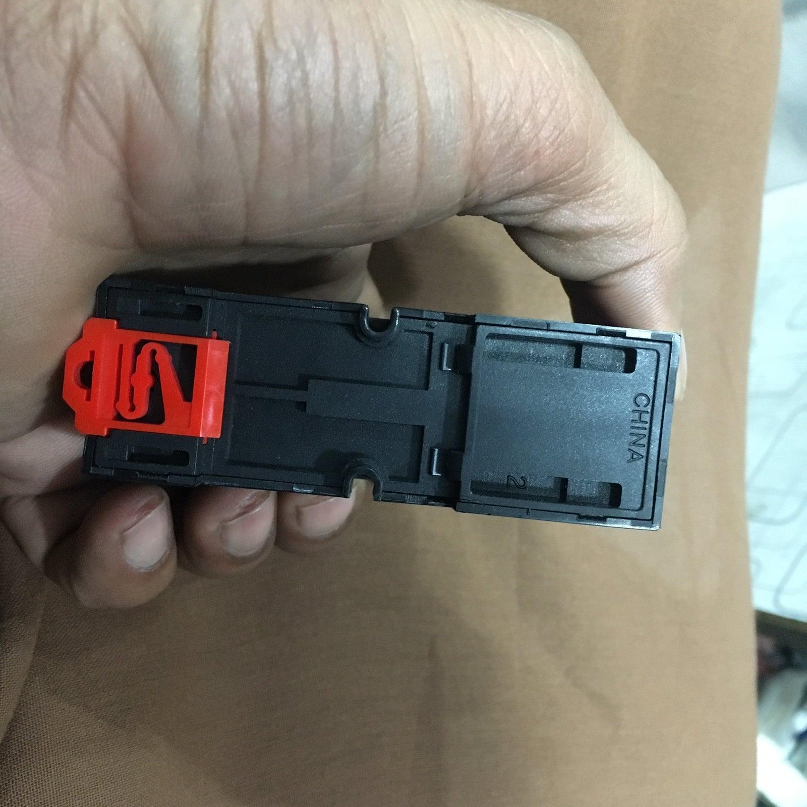 Schneider Electric RXZE2S108M Relay socket in Pakistan thumbnail 5