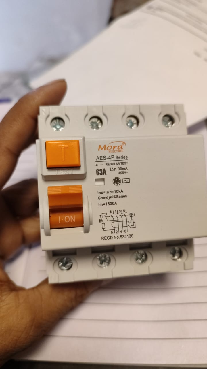 AES-4P Magnetic Earth Leakage Circuit Breaker in Pakistan thumbnail 4