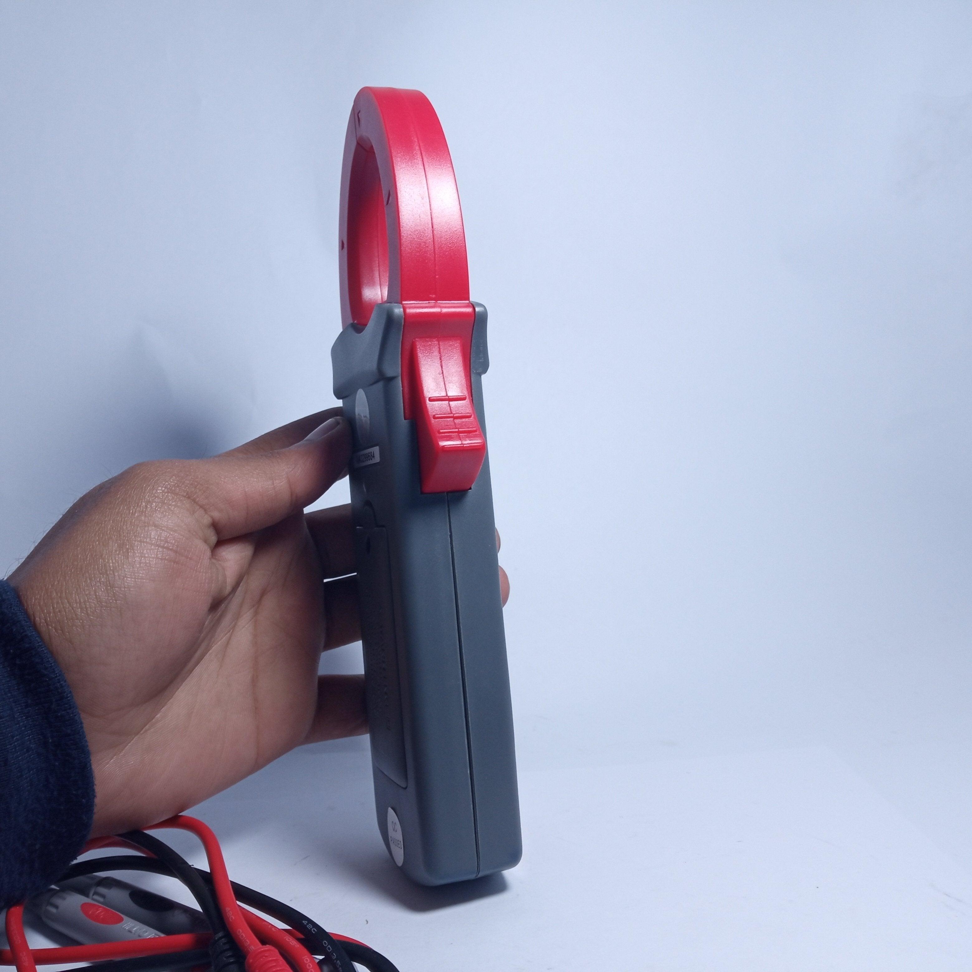 UA200 Clamp Meter (UYIGAO) thumbnail 3