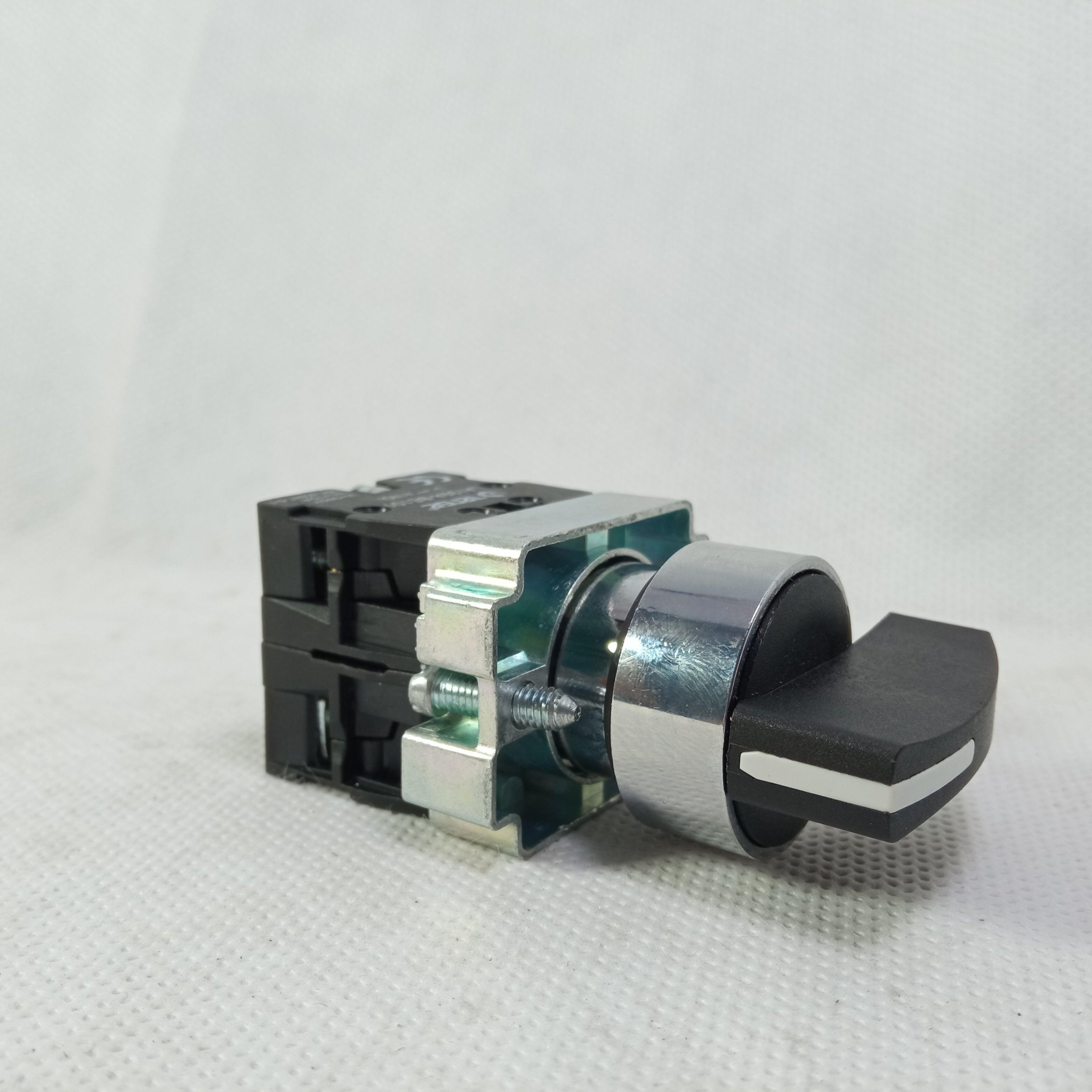 XB2-BJ33 Long Handle 22mm 3 Position Selector Switch in Pakistan thumbnail 2