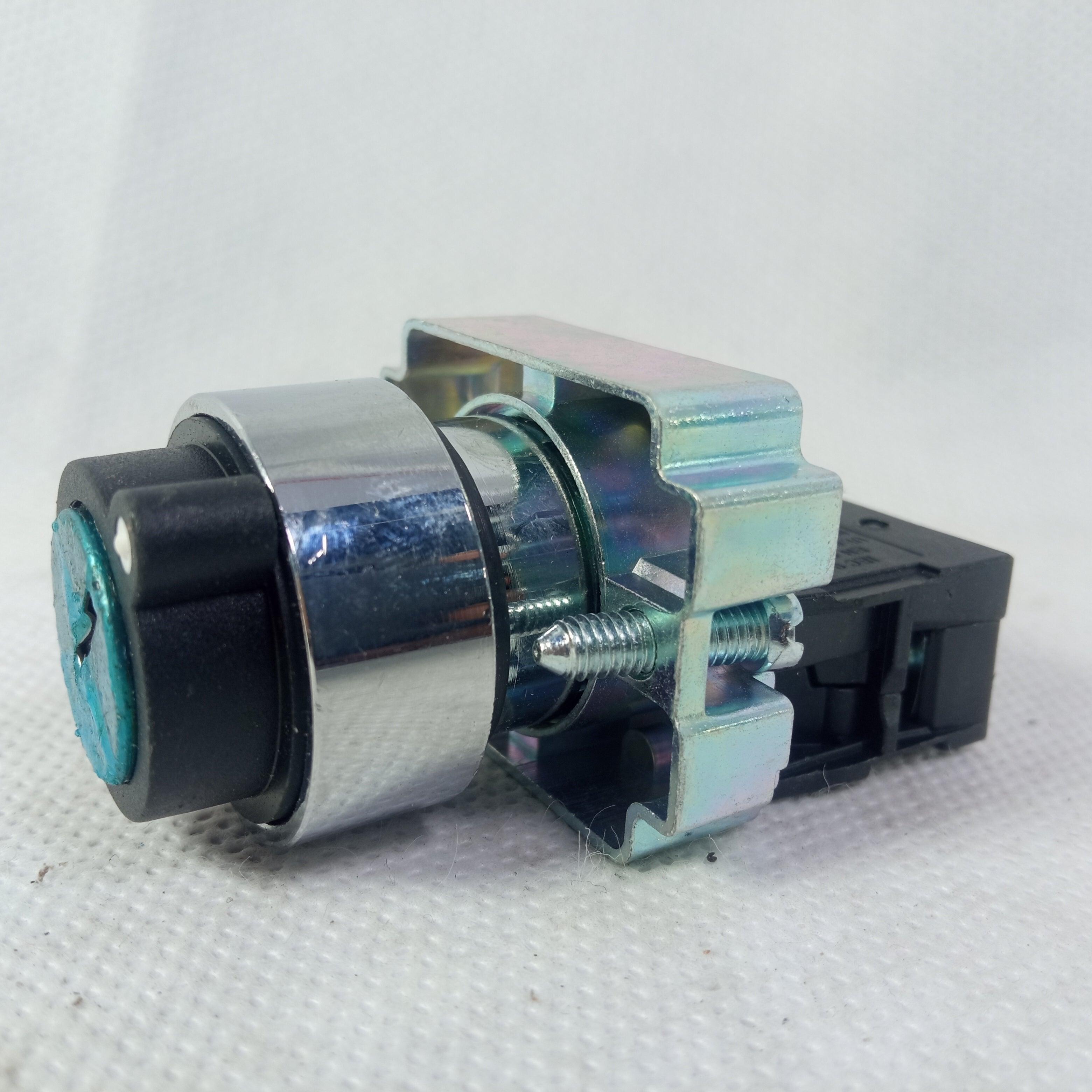 XB2-BG21 2 Position Selector Key Switch 1 no 22mm in Pakistan thumbnail 4
