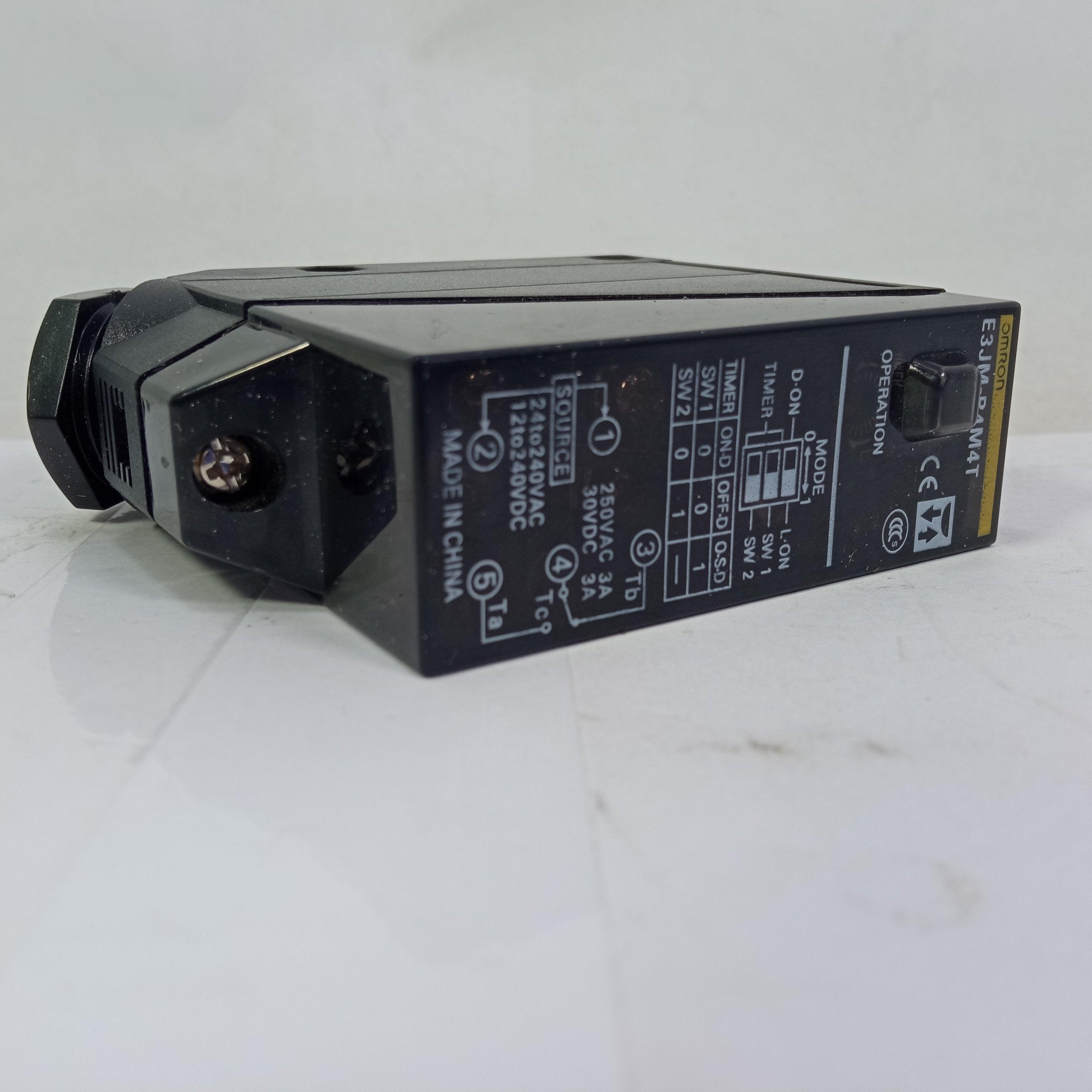 Omron E3JM-R4M4T Photoelectric Type Retro-Reflective Sensor thumbnail 3