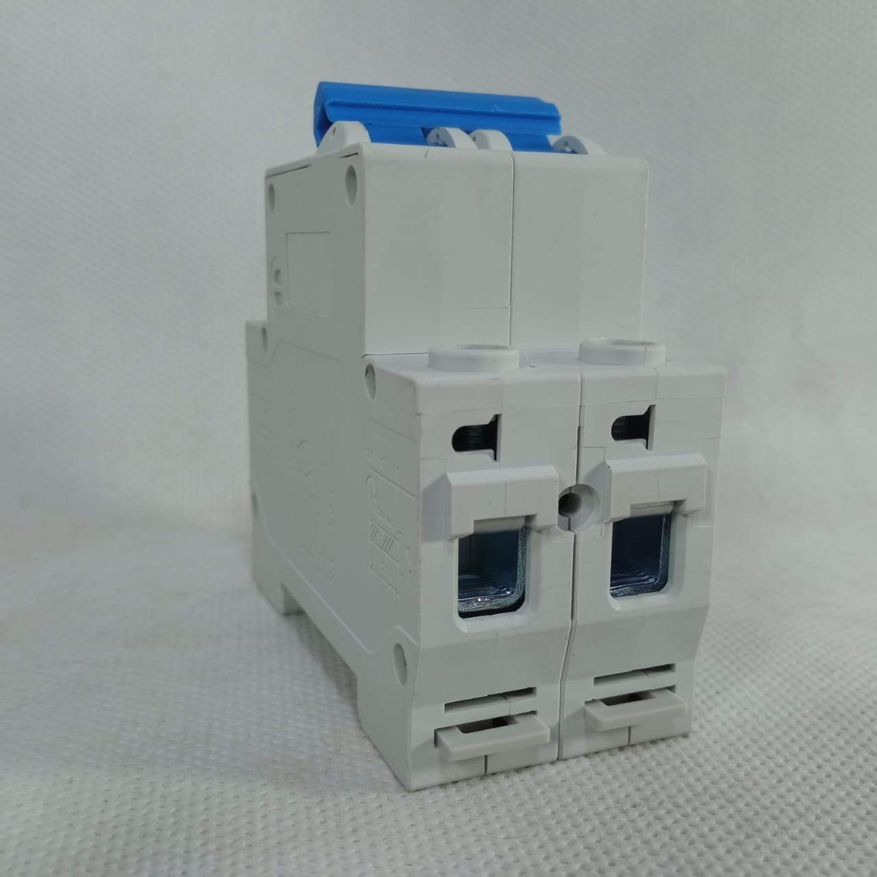 AC Circuit Breaker 2P Tense 400V in Pakistan - 63A thumbnail 4