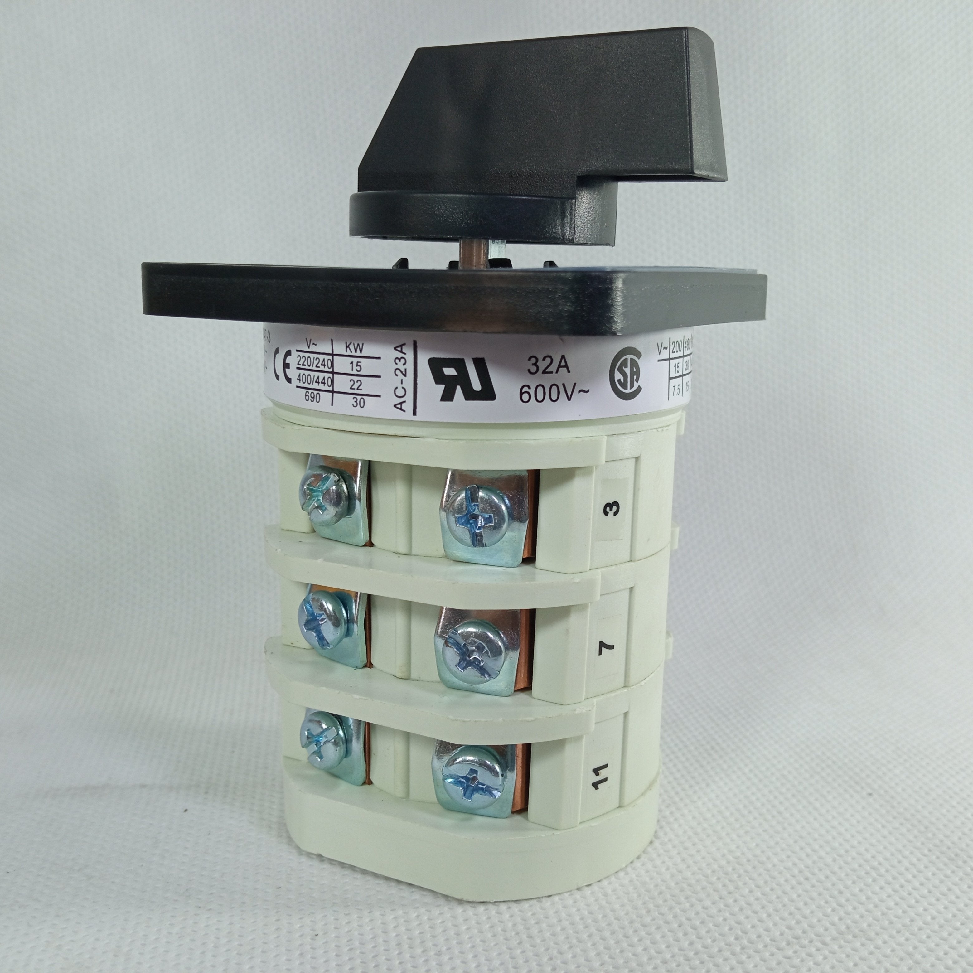 BRETER Cam Switch 1-0-2 Position Rotary Changeover Switches in Pakistan - 50A/2 thumbnail 2