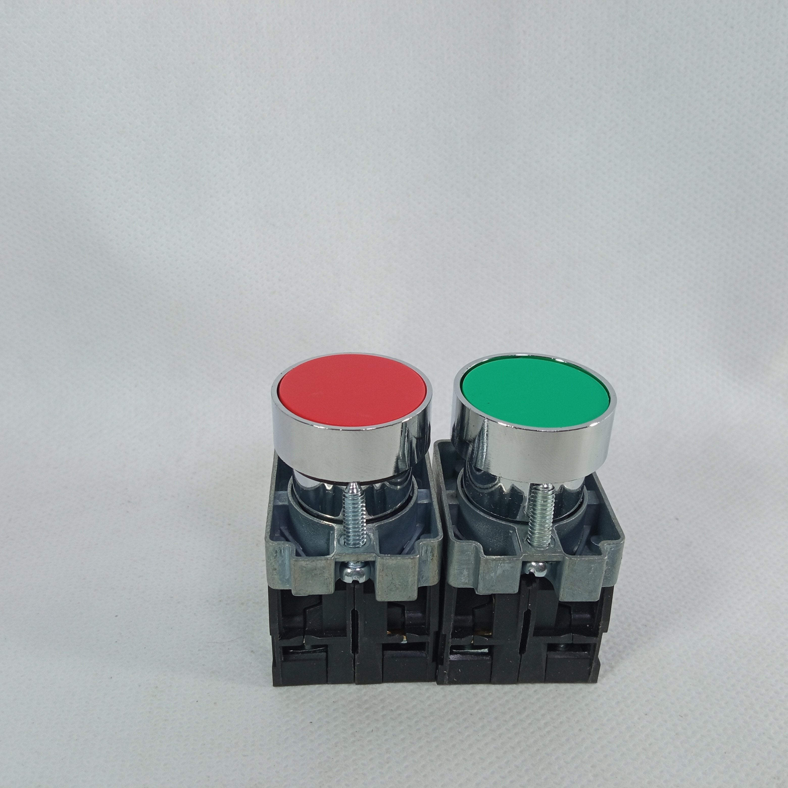 Push Button Switch XB2-BA32C ZB2-BE102C in Pakistan - GREEN