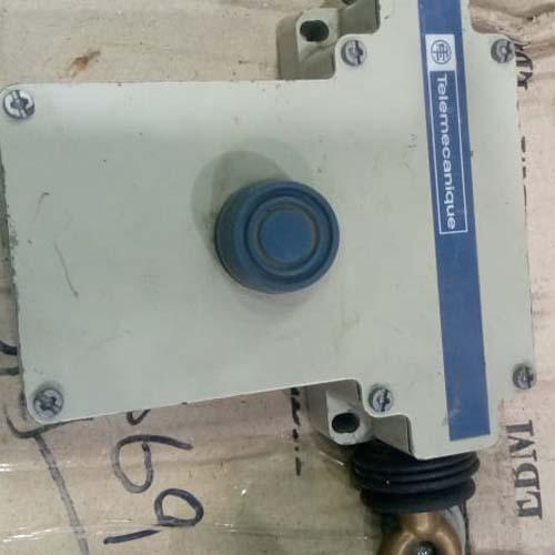 Rope pull switch XY2CE1A270 Telemecanique in Pakistan