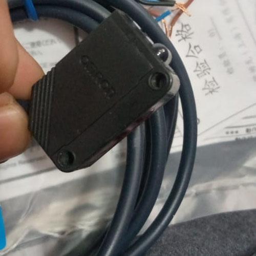 Omron E3Z-LS81   Distance-setting, Sensing distance 20 to 200 mm thumbnail 5