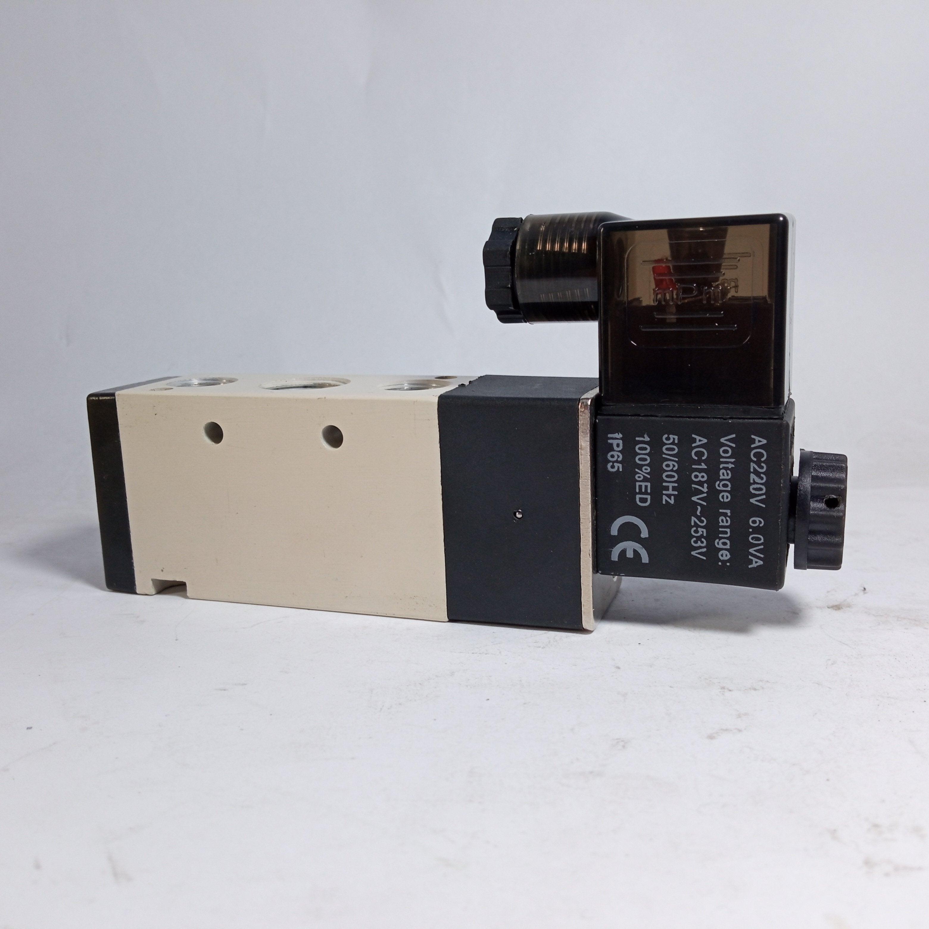 Two Five-Way Solenoid Valve 4V210-06 / 08 4V110-06 4V310-10 4V410-15 (AIRTEC) in Pakistan - 4V210-08 thumbnail 3