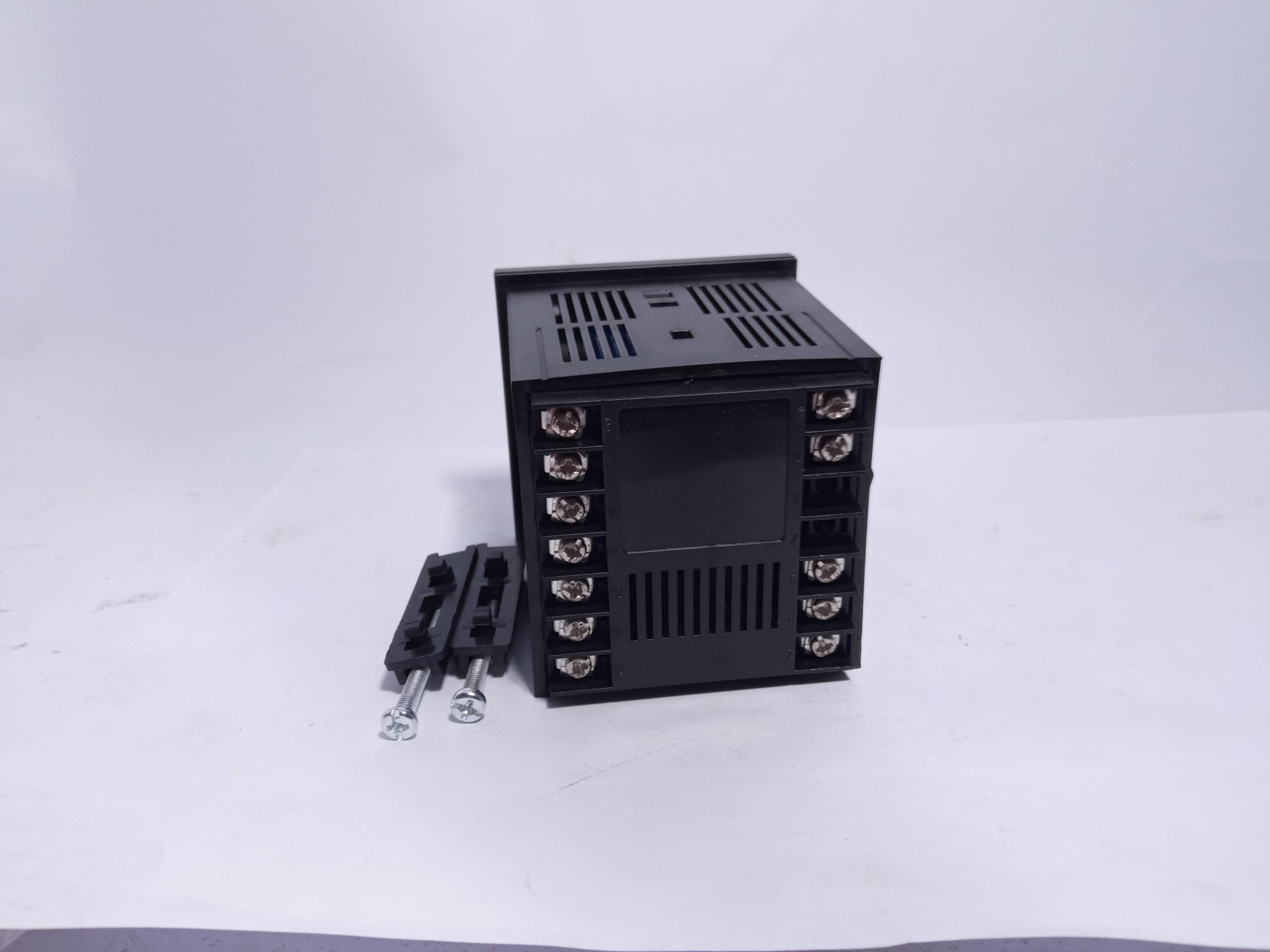 CH702 Digital Display PID Intelligent Temperature Controller thumbnail 3