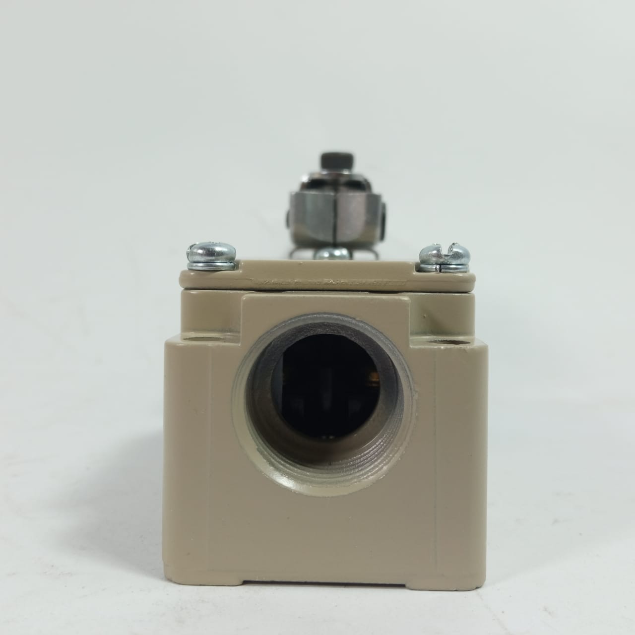 Omron WLCA12-2 Limit Switch for Industrial in Pakistan thumbnail 8