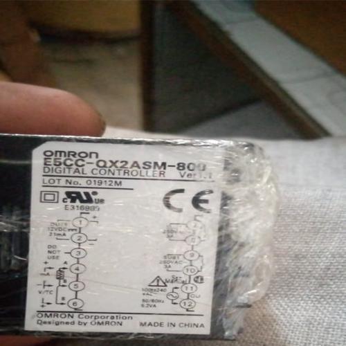 OMRON Temperature Controller E5CC-QX2ASM-802 lotted in Pakistan thumbnail 3