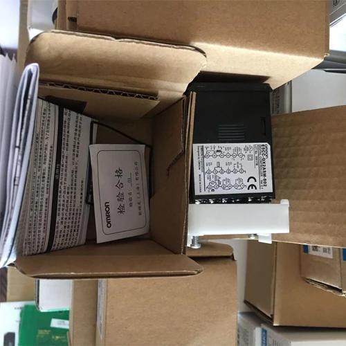 E5CC-QX2ASM-802 Omron Temperature Controller (Lot) thumbnail 3