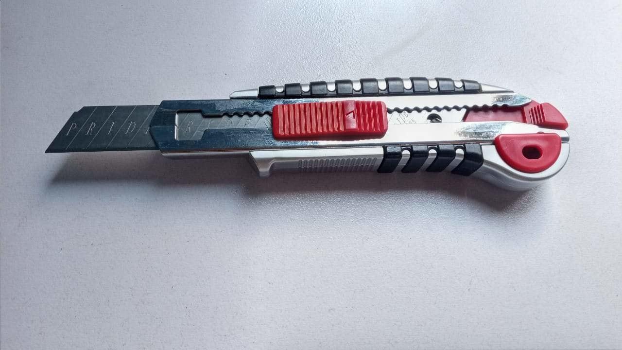 Utility Knife Cutter With Auto Lock