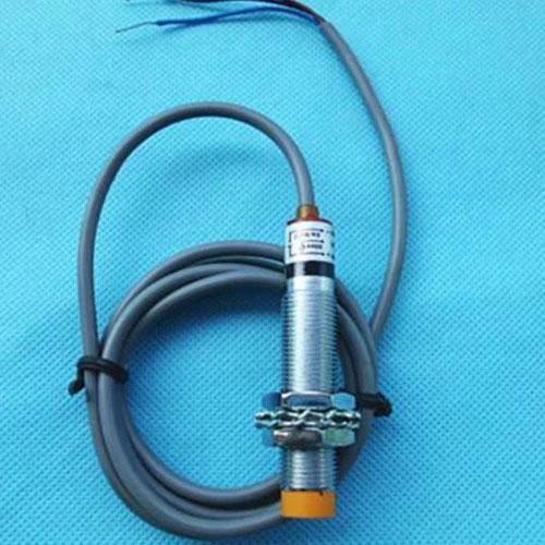 Omron Inductive Proximity Sensor Switch E2E-X5ME1 in Pakistan - 12mm