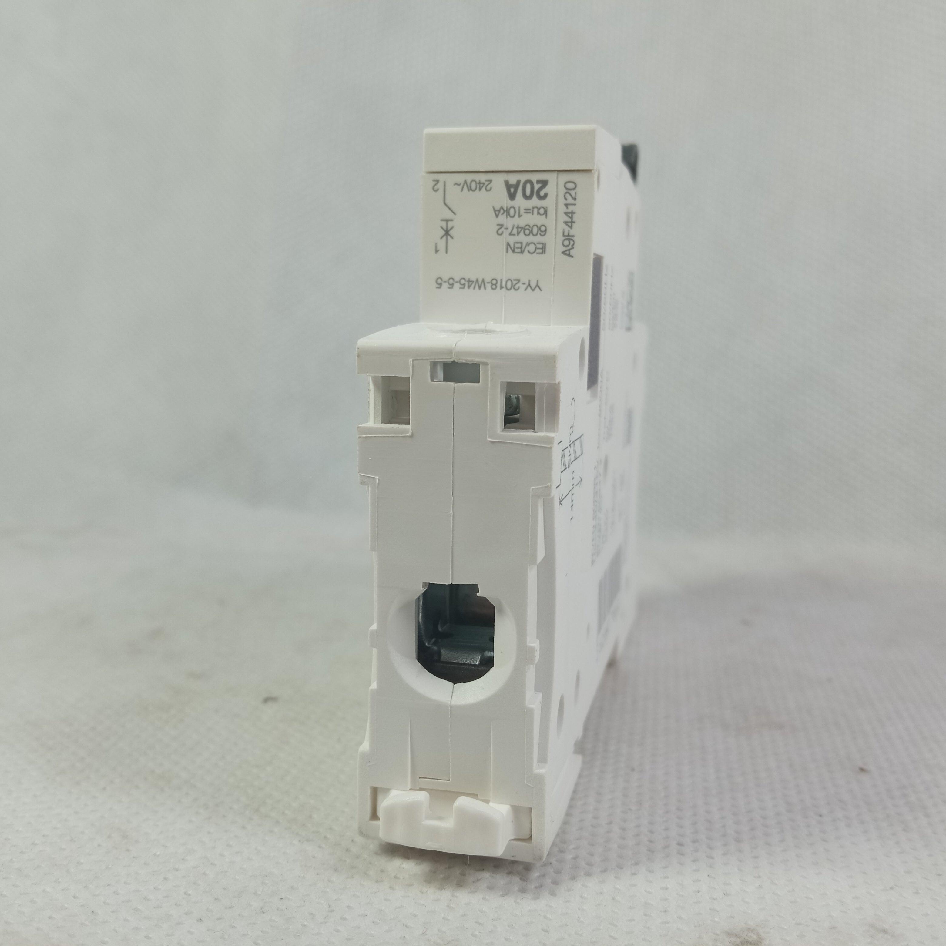 Schneider MCB AC Circuit Breakers China Made in Pakistan - 3 pole / 6A thumbnail 6