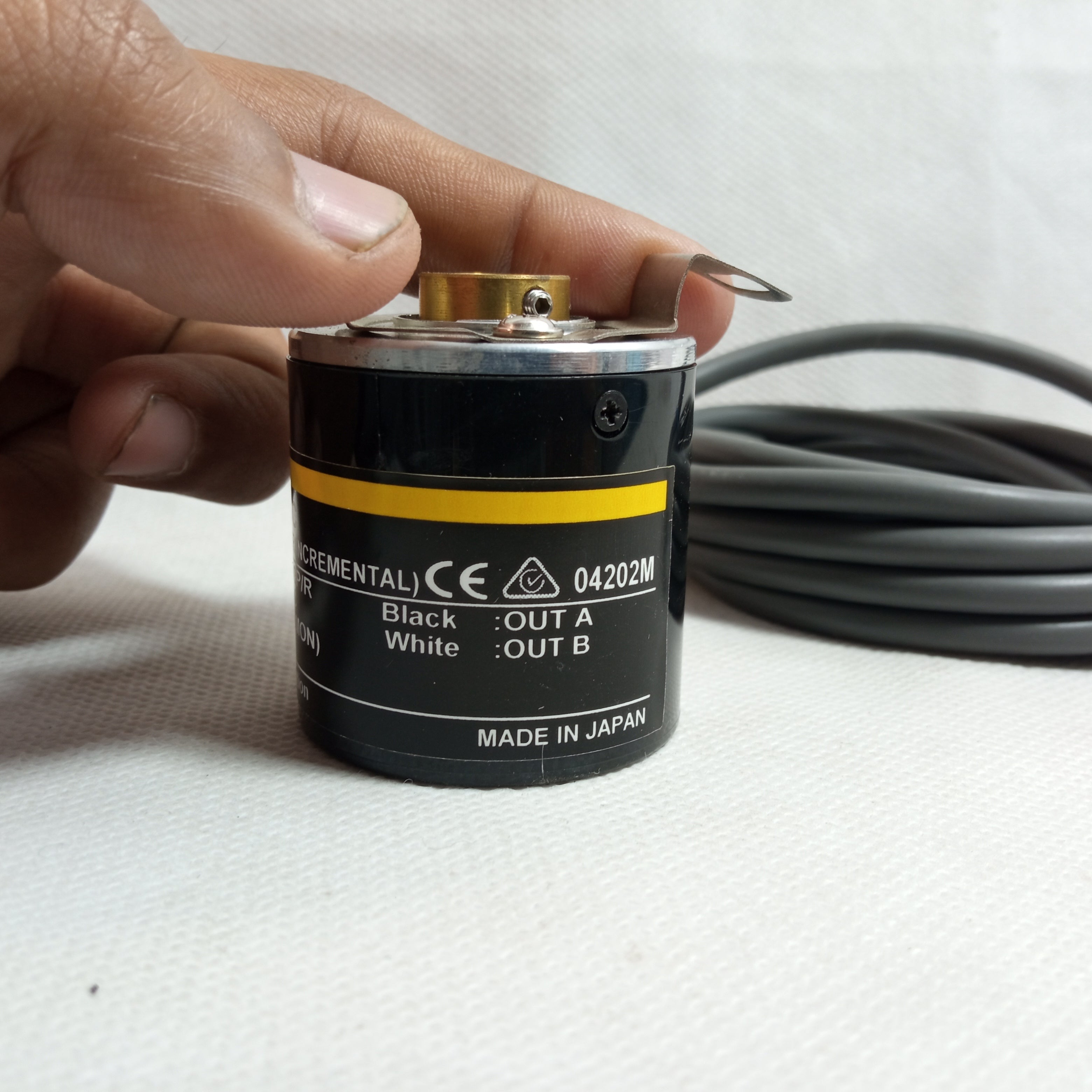 Omron E6H-CWZ6C Rotary Encoder 5 24VDC in Pakistan - 600P/R thumbnail 2