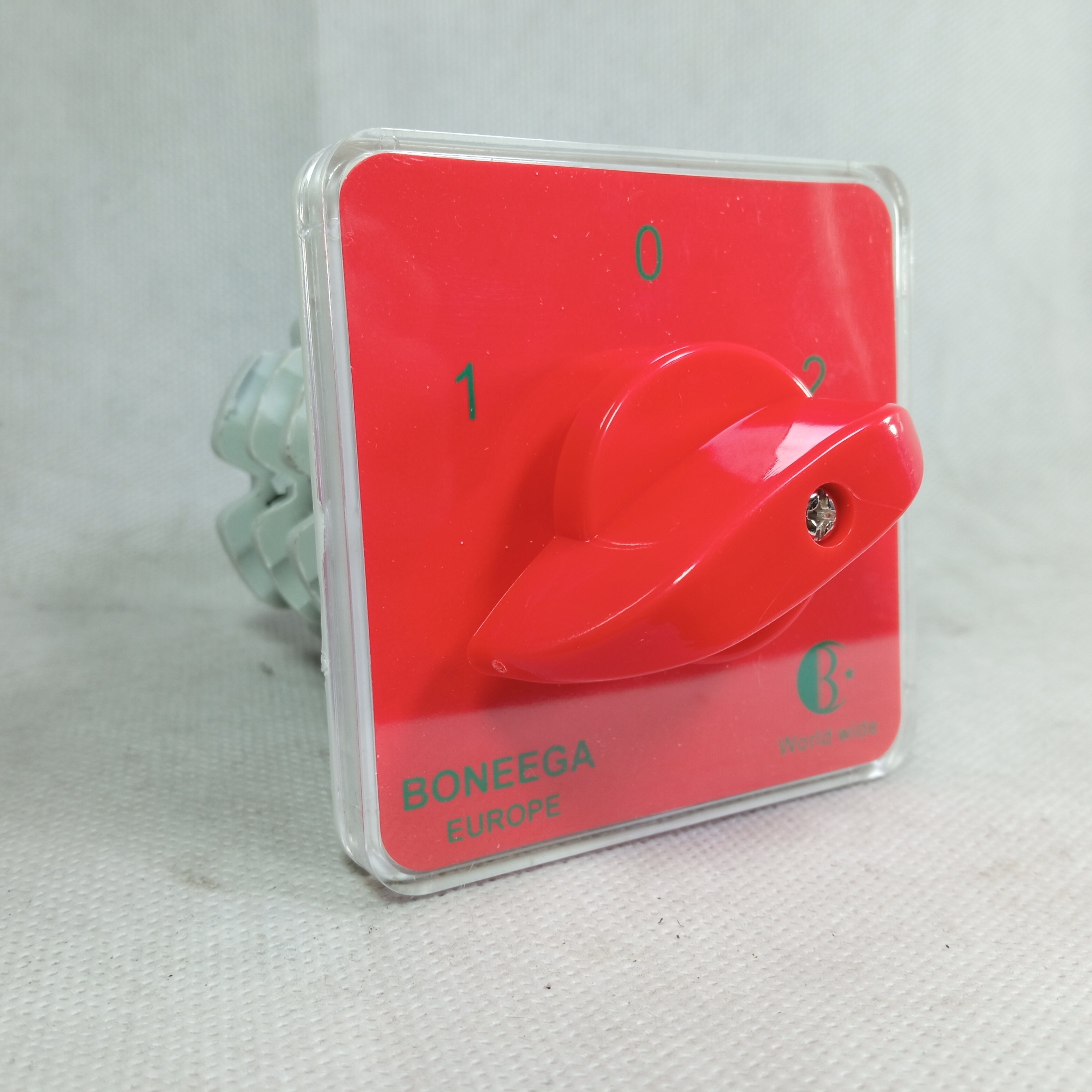 Boneega Rotary Changeover Switch 2 3 4 Pole 1-0-2 in Pakistan - 50A / 4Pole thumbnail 2