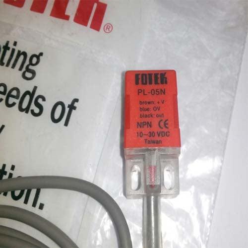 Fotek Proximity Sensor PL-05N 5mm NPN out DC10-30V IP67 in Pakistan thumbnail 3